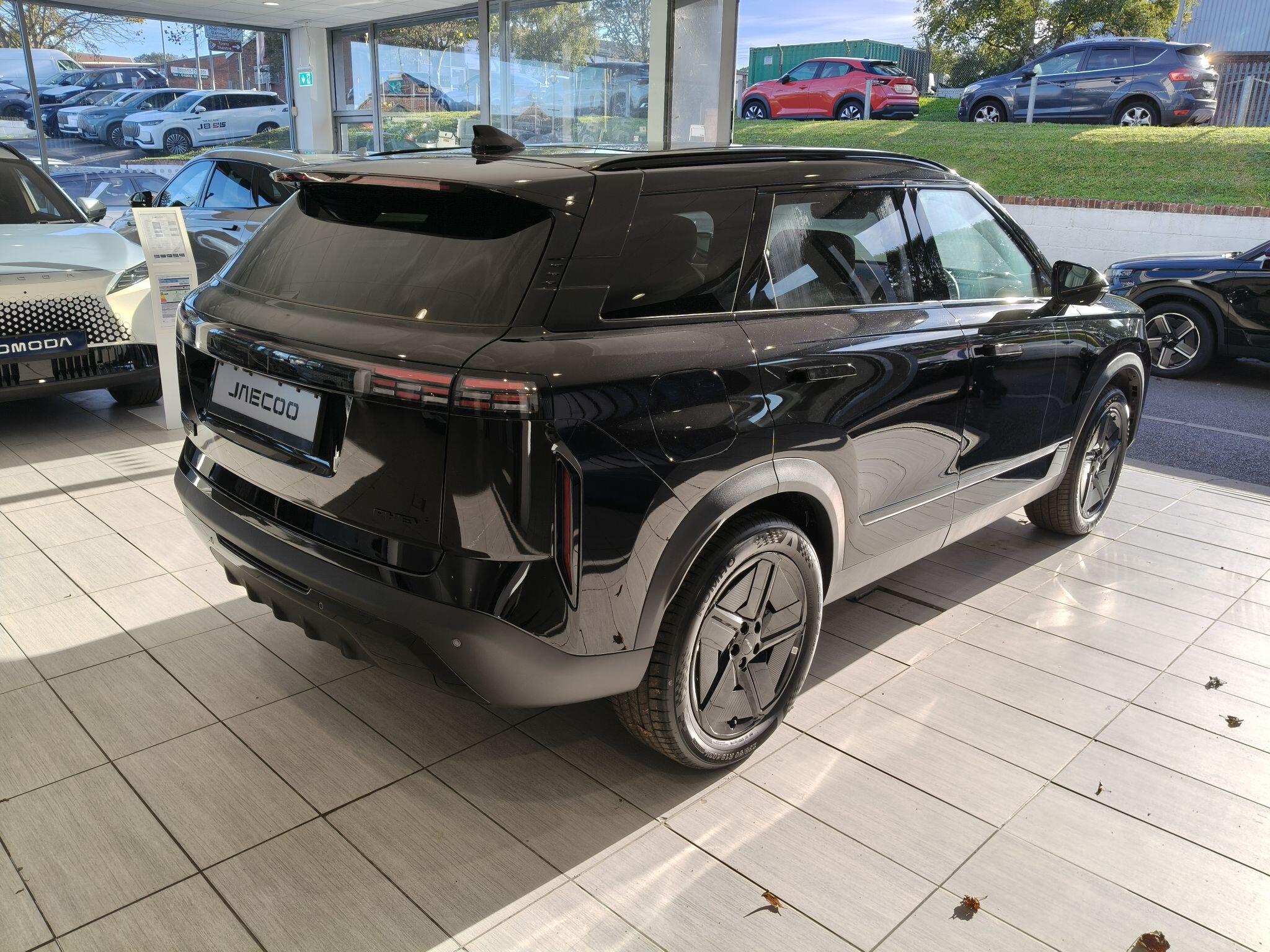 Large vehicle image